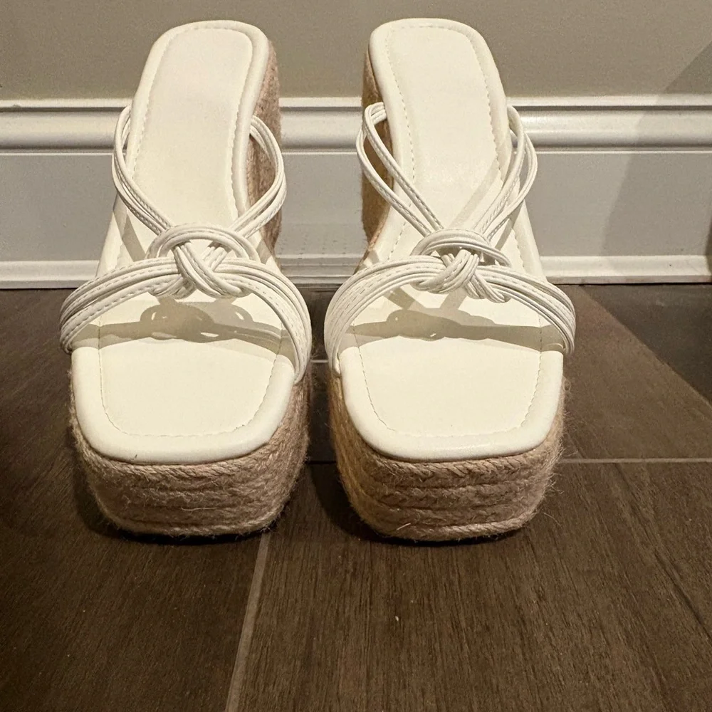 8.5‎ Chic White Platform Sandals